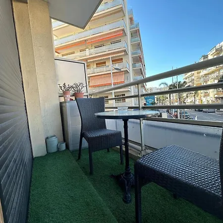 Casino Juan-les-pins 아파트 *